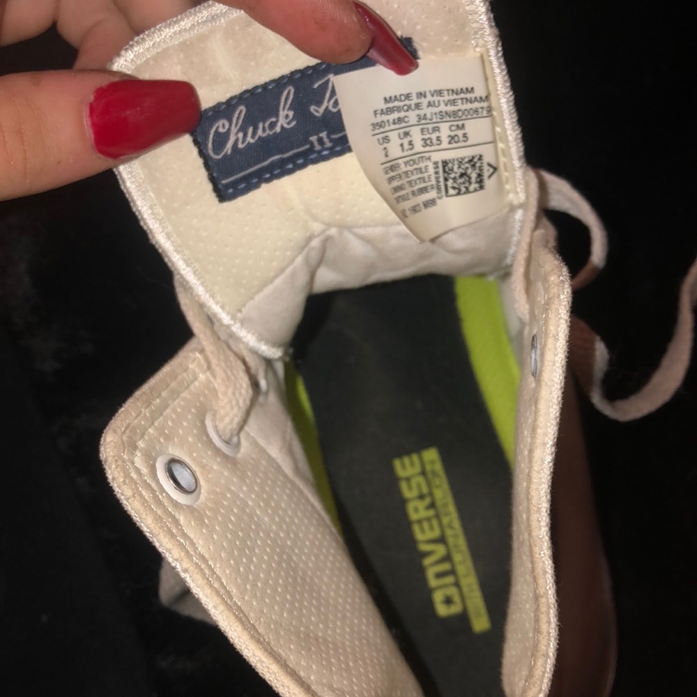 Converse - Picture 3 of 4